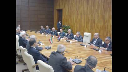 El General de Ejército Raúl Castro Ruz, Presidente de los Consejos de Estado y de Ministros, recibió al Excelentísimo Señor Dr. Hassan Rouhani