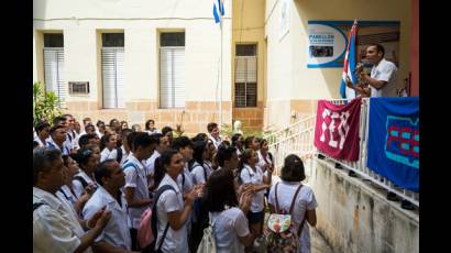 Estudiantes de la Facultad de Ciencias Médicas de la capital