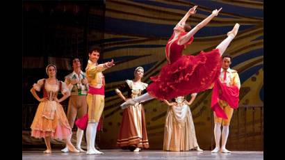 Bailarines del Ballet Nacional de Cuba