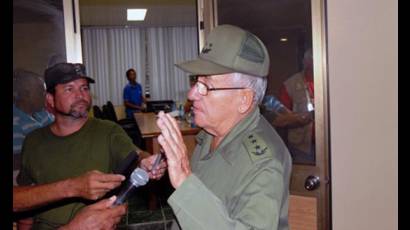 El General de Cuerpo de Ejército Ramón Espinos Martín, miembro del Buró Político y viceministro de las Fuerzas Armadas Revolucionarias