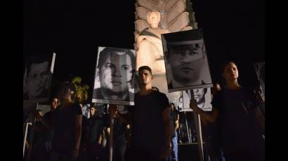 En el momento actual, es una respuesta de los jóvenes recordar el crimen de Barbados, un tributo a todas esas víctimas del terrorismo de Estado, destacaron los reunidos en el Memorial José Martí