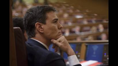 Con Pedro Sánchez fuera de juego la abstención en el PSOE parece más probable, pero nadie sabe