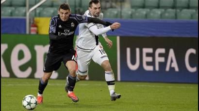 Kovacic (izquierda) logró el empate para el Real Madrid.