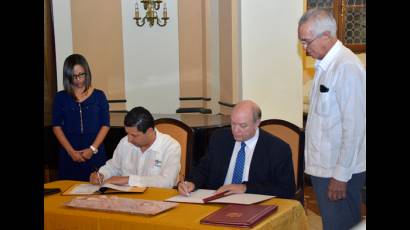 Firman acuerdos Cuba y Honduras