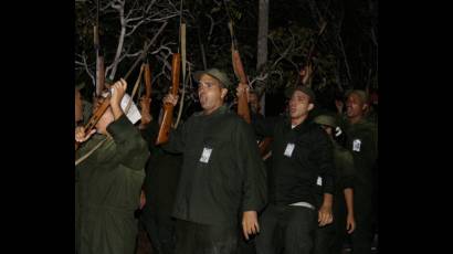 Los jóvenes honraron a Fidel con la reedición simbólica del desembarco de hace 60 años