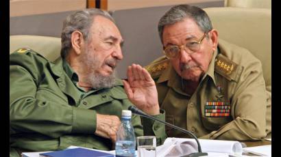 Fidel Castro y Raúl Castro