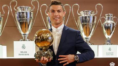 Cristiano Ronaldo recibe su cuarto Balón de Oro