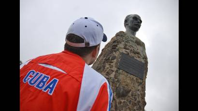 Jóvenes cubanos en el Turquino