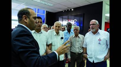 Las principales autoridades del deporte cubano recibieron una explicación sobre los propósitos del Centro de Recursos de Información para el Deporte Cubano