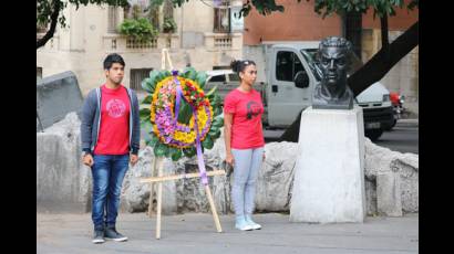 Homenaje a Mella