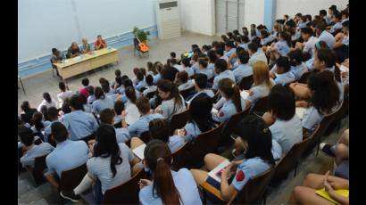 Debate del sistema político en la Lenin