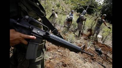 Fuerzas Armadas aumentarán su presencia para combatir grupos paramilitares