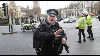 Reino Unido bajo pupila policial