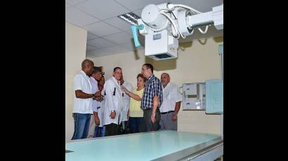 El viceministro primero de Salud comprobó el estado de las inversiones que se realizan en el Hospital Héroes del Baire