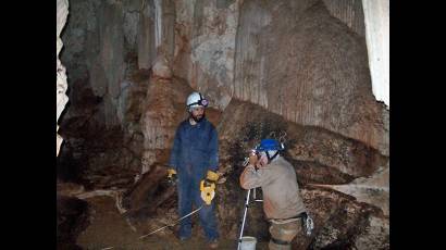 La Cueva de Gran Caverna se extiende irregularmente, de forma horizontal, a través de más de dos kilómetros de galerías y salones