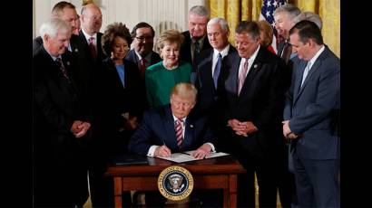 Trump firma la iniciativa