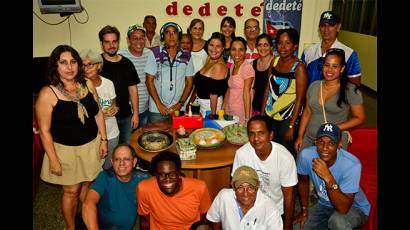 Taller de cerámica impartido por Mandy Acosta.