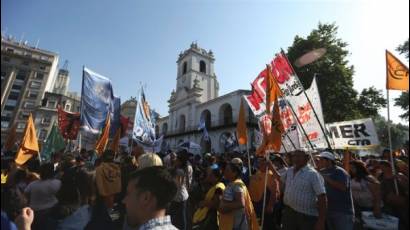En la Argentina se espera que protesten contra "uno de los aumentos más bajos del país"