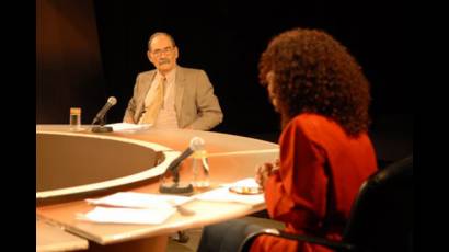 Renato Recio en el programa televisivo de la Mesa Redonda