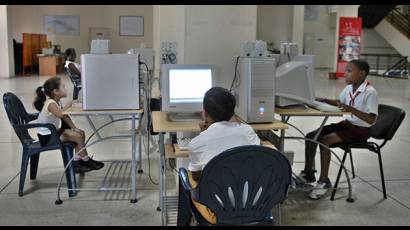 Varias generaciones de cubanos han dado sus primeros pasos tecnológicos en los Joven Club de Computación y Electrónica