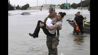 Se perdieron 30 vidas al paso de Harvey por texas