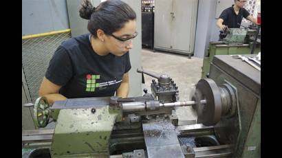 Obrero calificado en Mecánica de mantenimiento de equipos industriales