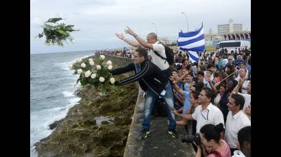 El pueblo capitalino rindió tributo a Camilo en el Malecón