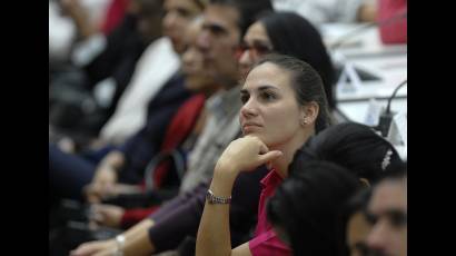 Jovenes en la velada por el ALBA