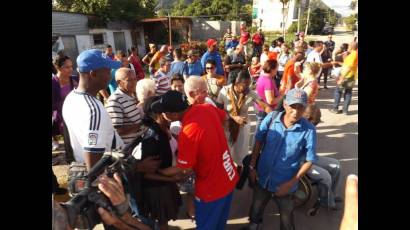 Michel Enríquez, el Súper 12 del béisbol se mantiene en la pelota