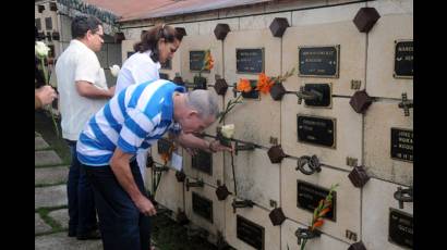 Ceremonia militar de traslado e inhumación de los restos de los combatientes del II Frente Frank País