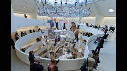 Exposición «All» de Maurizio Cattelan