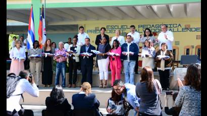 Michelle Bachelet Presidenta de Chile visita Escuela Salvador Allende