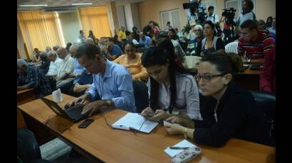 Debate temas de la Cumbre de las Américas