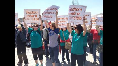 Marcha de maestros en Estados Unidos