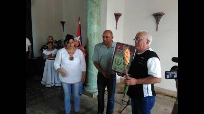 Más fotos, Homenaje a personal médico