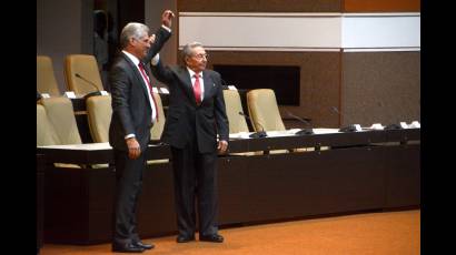 Miguel Díaz Canel y Raúl Castro