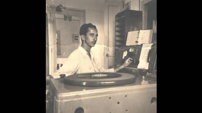 José Manuel Bueno Díaz de Arce, desde muy joven se dedicó a conocer los secretos y mañas de la radio.