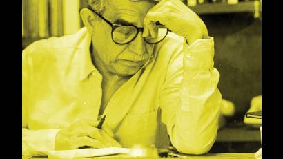 García Márquez nació en la pequeña localidad de Aracataca, Colombia, el 6 de marzo de 1927, y su prolífica carrera se inició a muy temprana edad cuando comenzó a escribir para periódicos locales