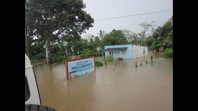 Persisten inundaciones en Matanzas
