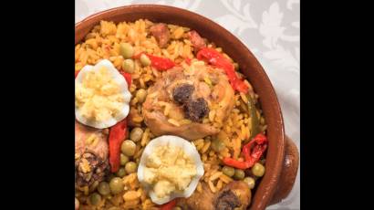 Arroz amarillo con pollo