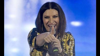 Gente de Zona y Laura Pausini