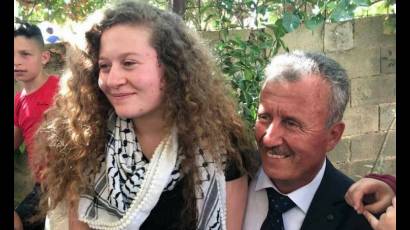 La adolescente palestina Ahed Tamimi es puesta en libertad tras pasar 8 meses en prisión por abofetear a un soldado israelí