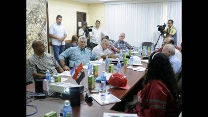 Visita presidencial  a la refinería Ñico López