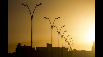 El Malecón fue la primera arteria capitalina beneficiada con la modernización de sus luminarias.