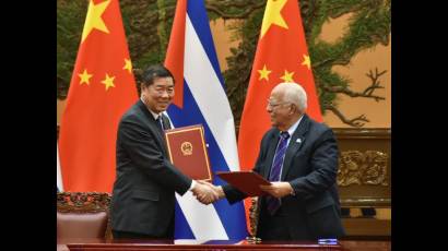 Díaz-Canel en China