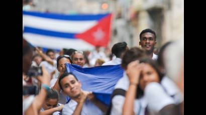 Universitarios cumplen con una de sus màs bellas tradiciones