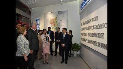 Díaz-Canel de visita en China (7)