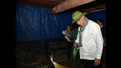 Miguel Díaz-Canel Bermúdez, visitó este sábado en la ciudad Ho Chi Minh los legendarios túneles de Cu Chi, empleados durante la guerra contra Estados Unidos
