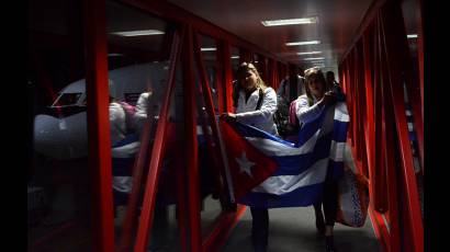  Nuevo grupo de Médicos cubanos llega a la Patria