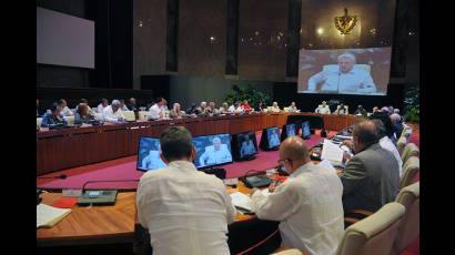 Asiste Presidente cubano Miguel Díaz-Canel Bermúdez a reunión del Consejo de Ministros
